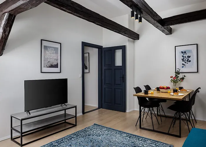 Zesty Family Friendly Elevator Access Old Town Prag