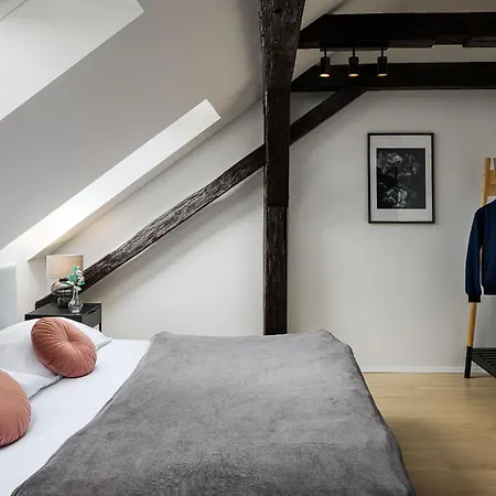 Apartamento Zesty Family Friendly Elevator Access Old Town Praga